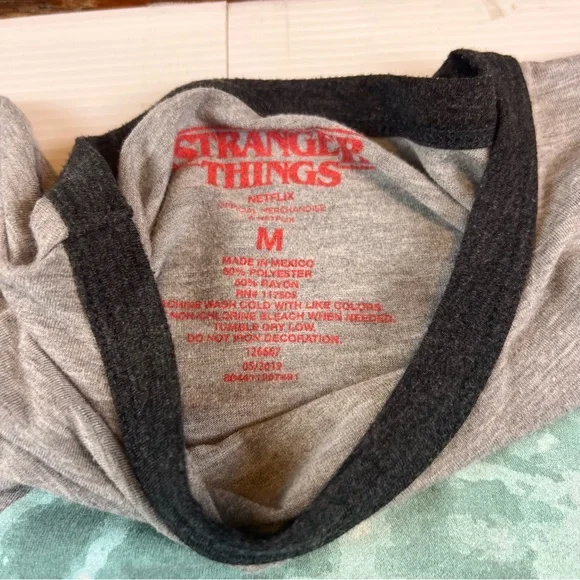 Netflix Stranger Things Grey Tee Shirt, Size Medium - Picture 2 of 9